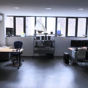 Plateau de bureau professionnel 39m2 au 1er etage lumineux - Espace BU07 Batiment Junkers Strasbourg Meinau