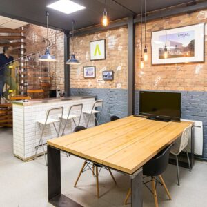Bureau professionnel 50m2 en RDC avec coin cuisine et verrieres - Espace H2 Batiment Junkers Strasbourg Meinau